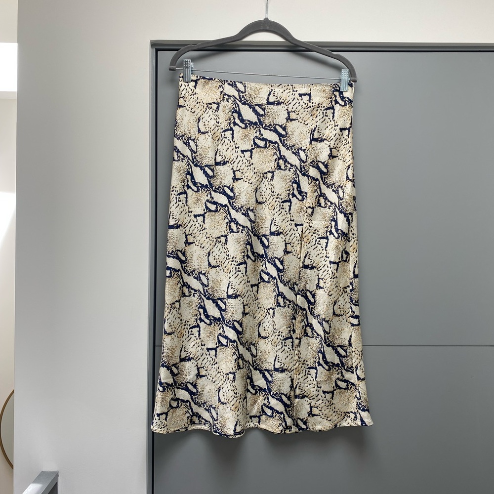 Stylish Snake Print Midi Skirt - Picture 2 of 6